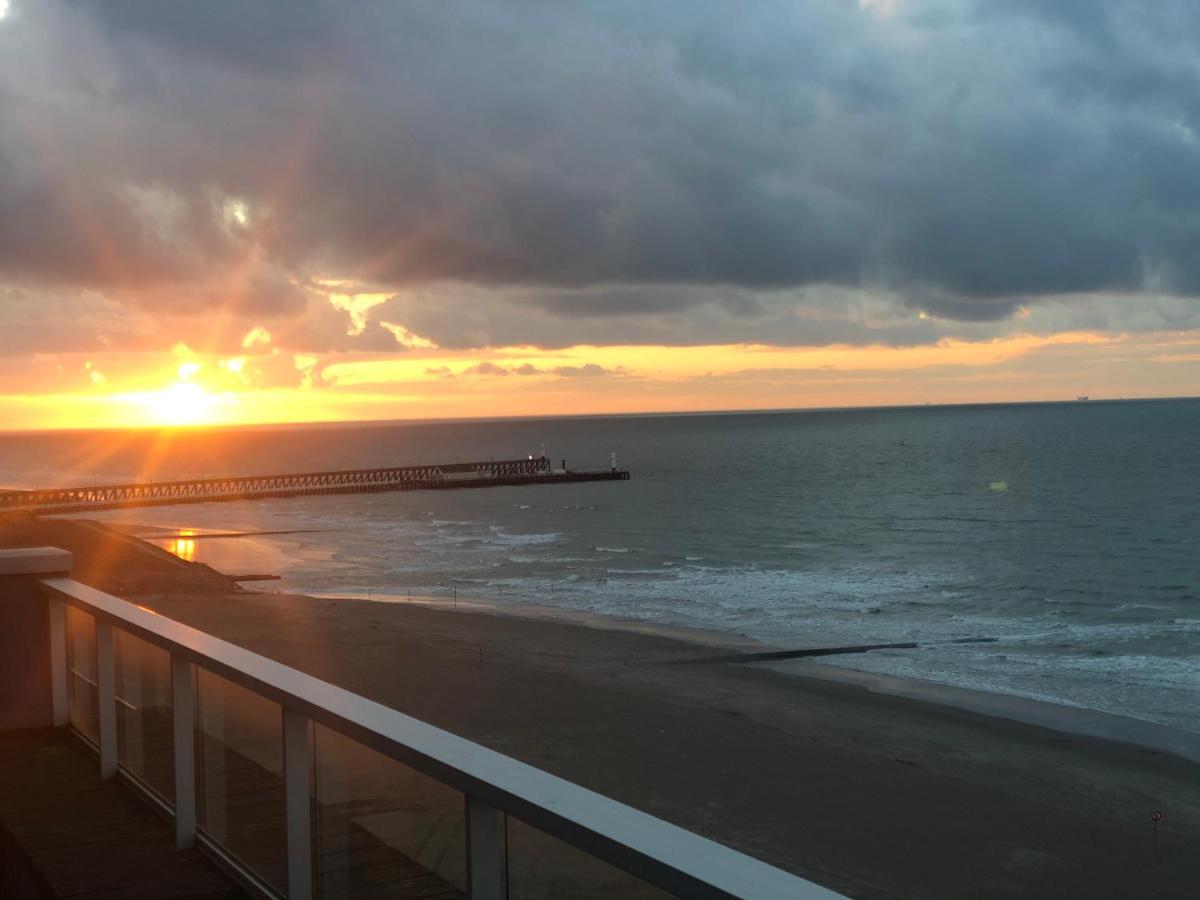 Penthouse Sea-Loft Blankenberge, uniek zeezicht, Luxeloft met 40m2 terras! Appartement Buitenkant foto